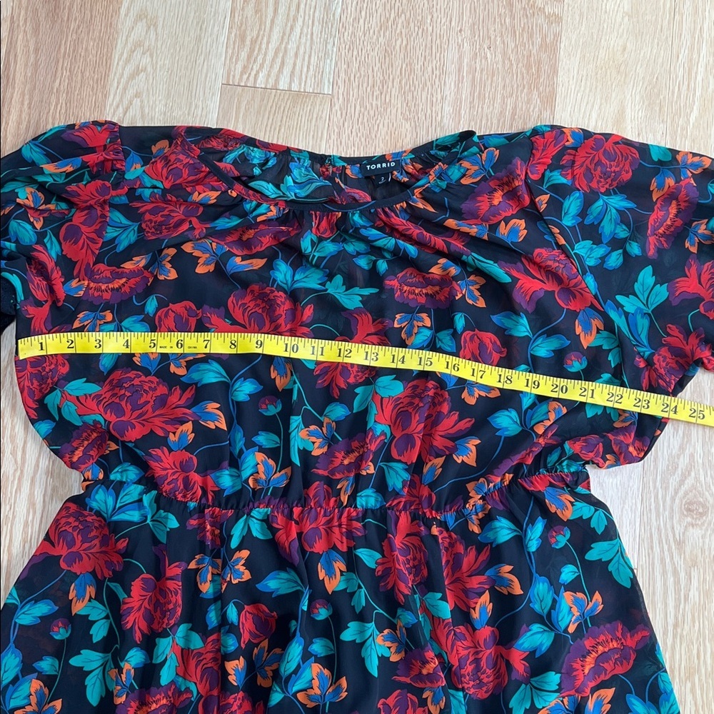 Torrid 2X Floral Maxi Dress with Lace Sleeves. - Picture 10 of 12